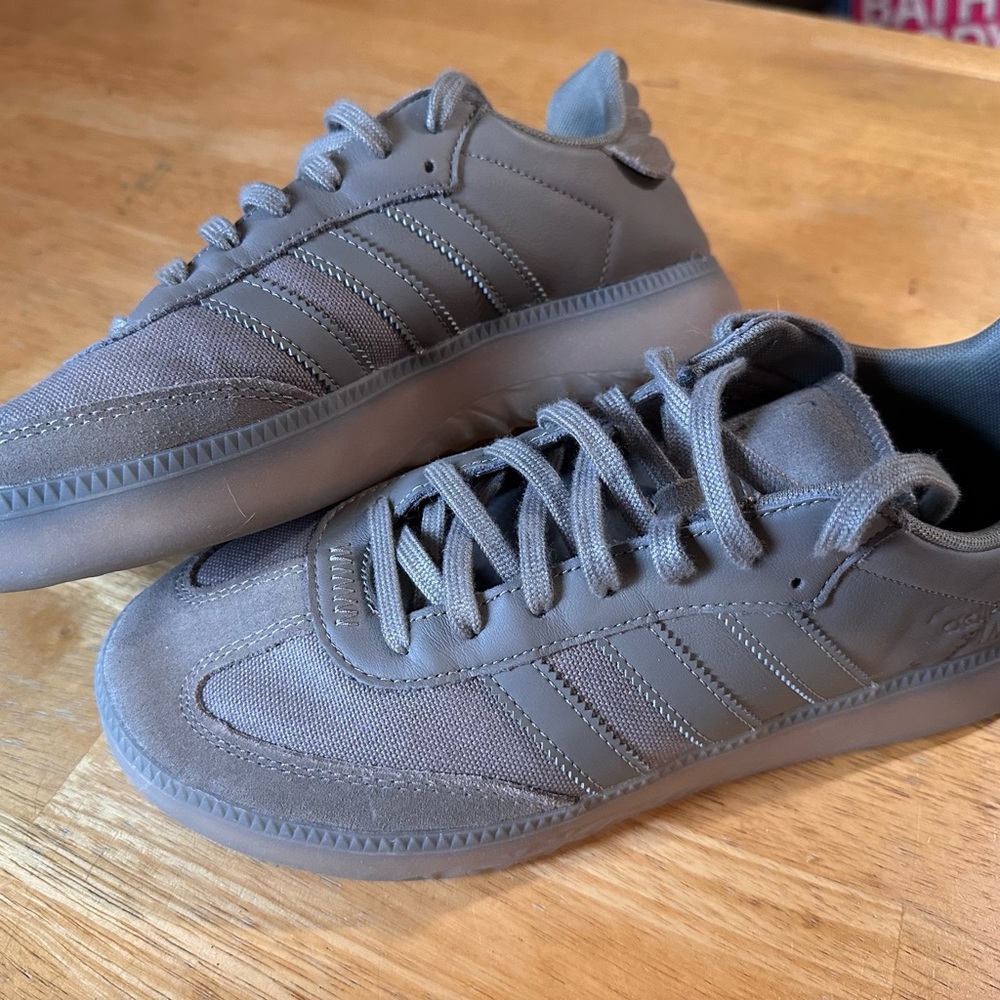 Adidas Samba RM men’s 8 simple brown athletic sneaker